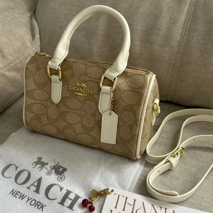 ⭐️Beige purse⭐️